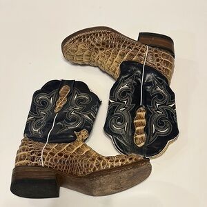Western Crocodile-Texture Cowboy Boots in Brown and Black